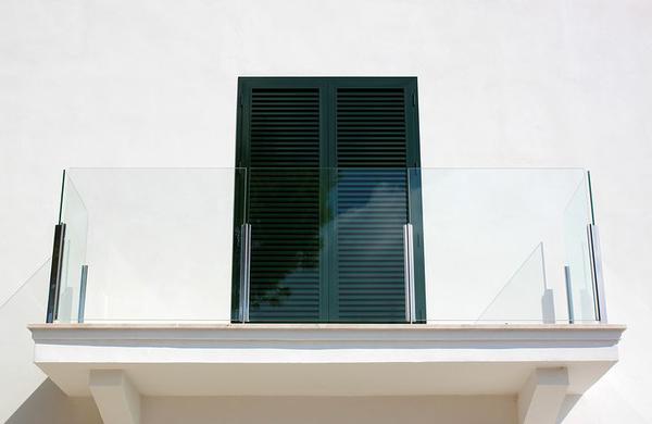 szklane balustrady balkonowe
